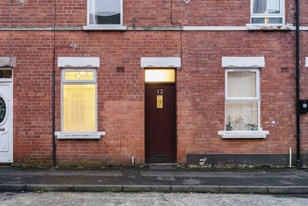 Lovely 2 Bedroom House Close To City Centre Belfast Exterior photo